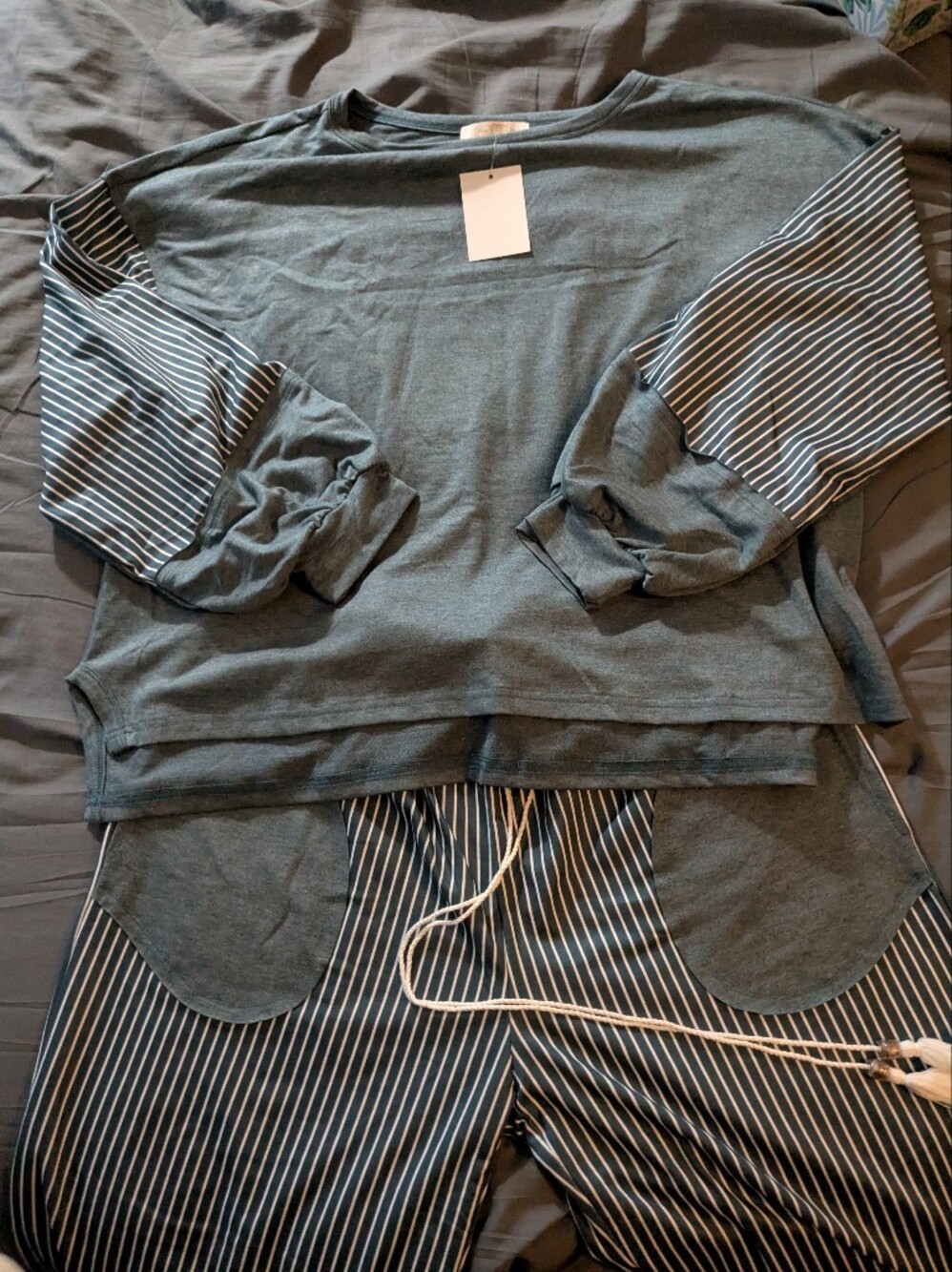 Women's XL Set. Green & Light Beige
